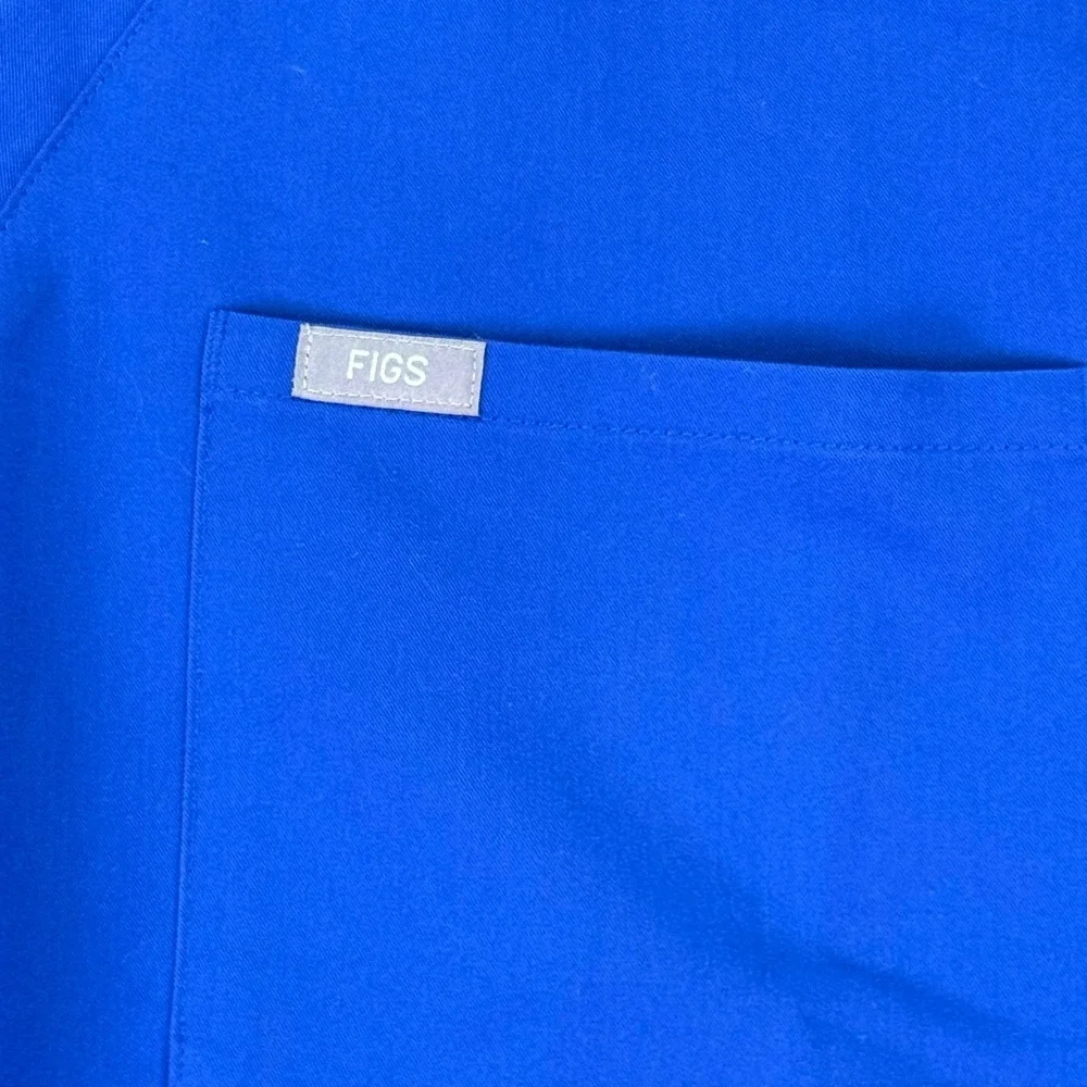 FIGS Technical Collection Scrub Top Women's Size L‎ Blue V Neck